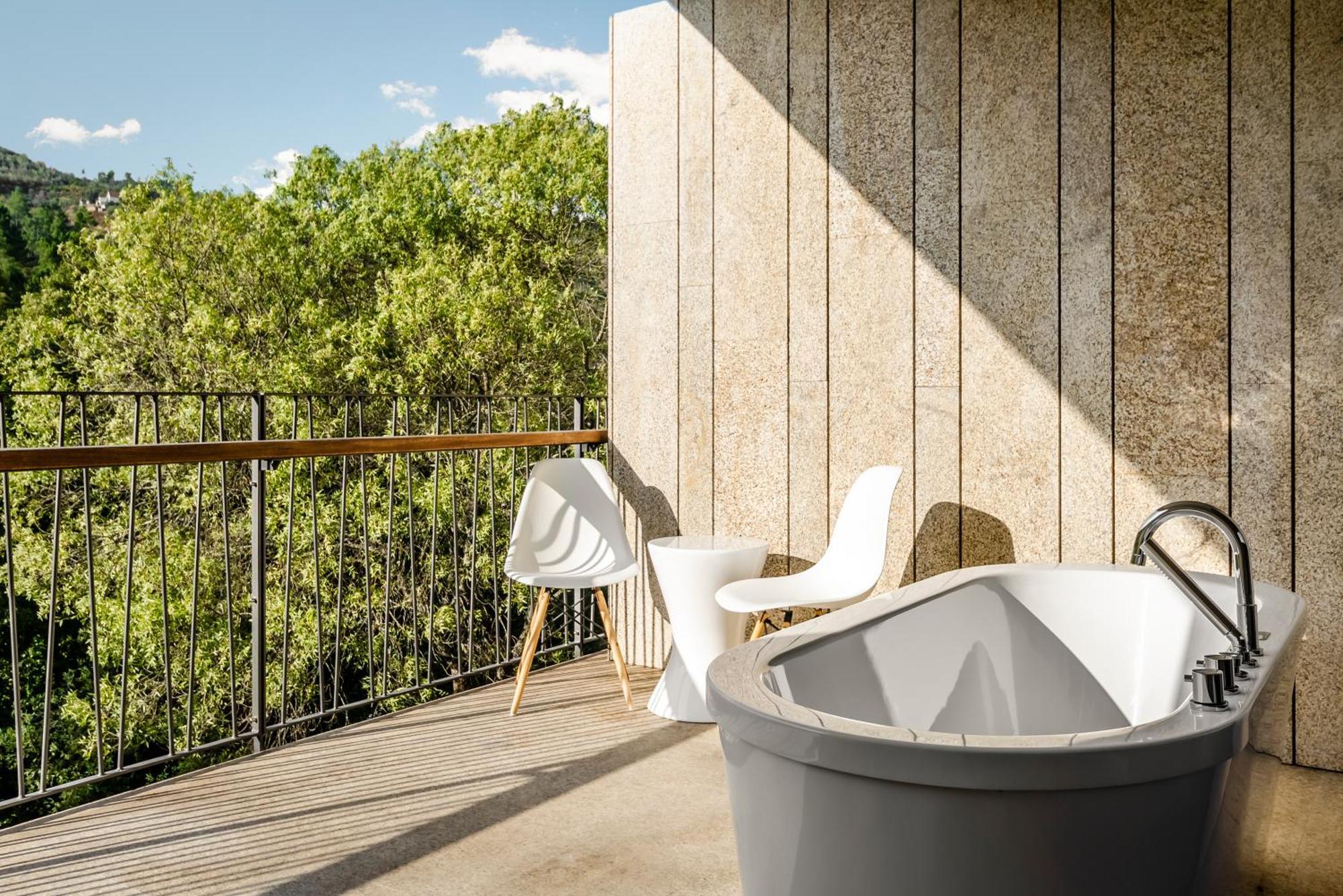 One-Bedroom King Suite Spa Bath